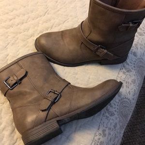 tan calf/ankle booties